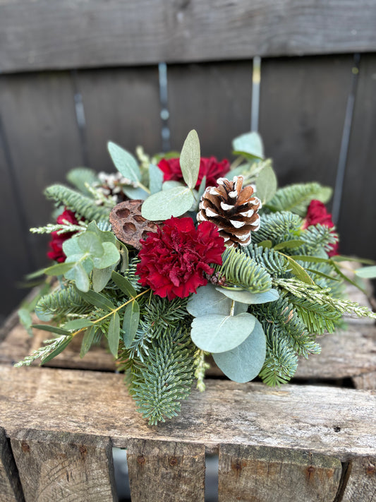 PRE-ORDER NOW - Christmas Grave Sympathy Posy