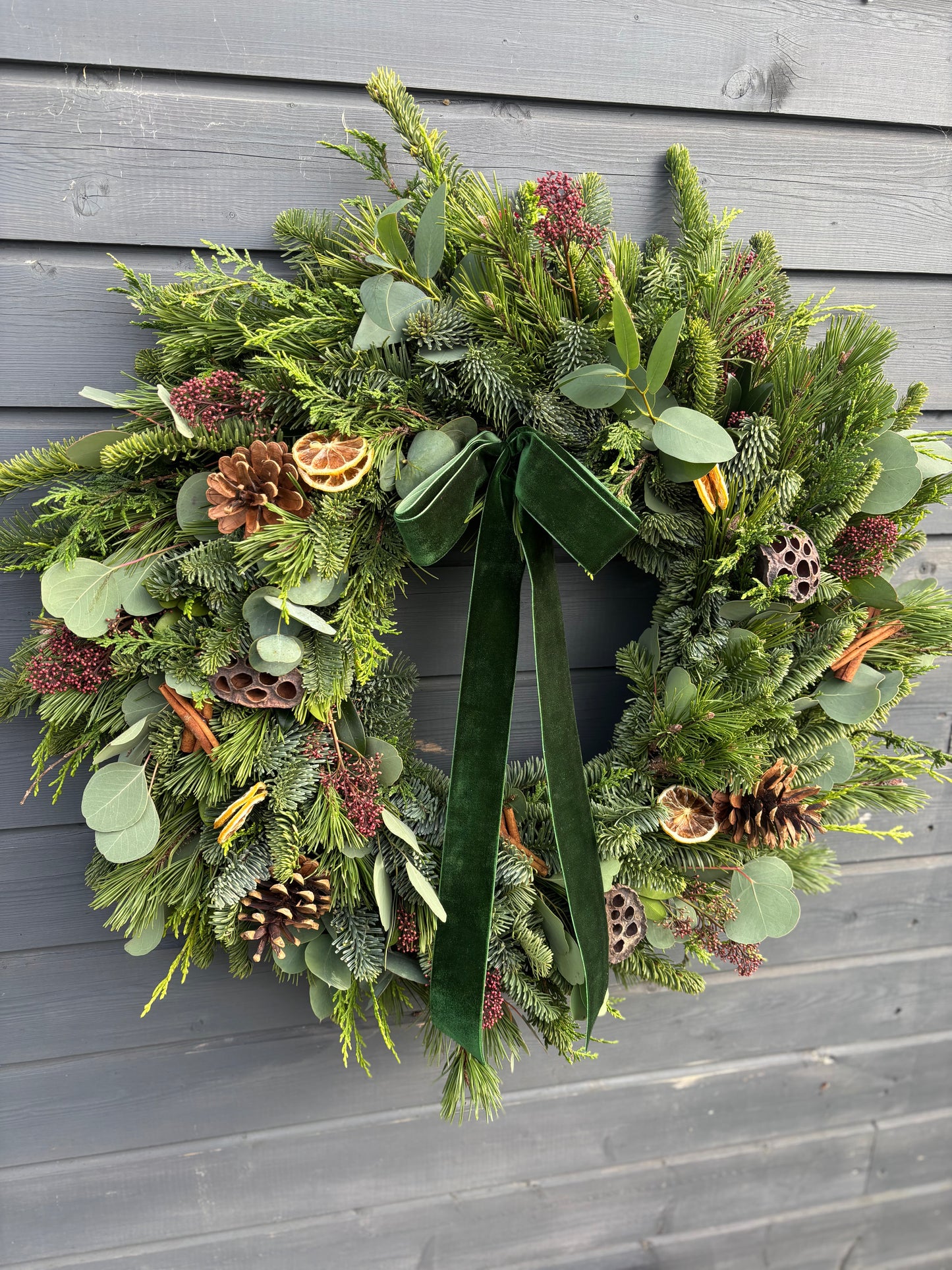 Large Deluxe Fresh Christmas Wreath
