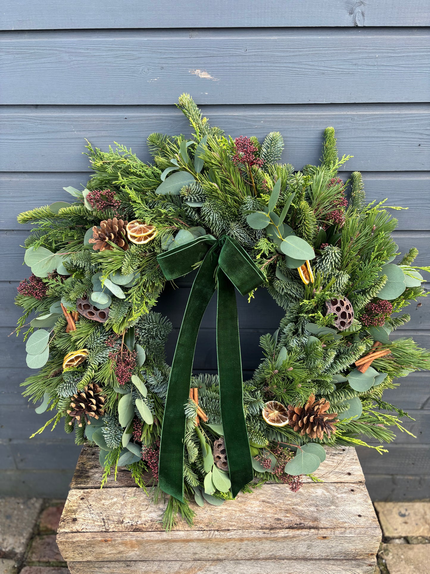 Large Deluxe Fresh Christmas Wreath