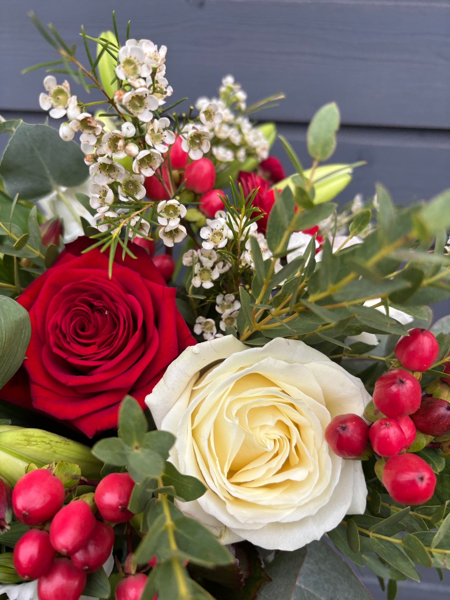 PRE-ORDER NOW - Christmas Flower Bouquet
