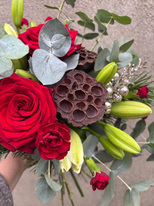 PRE-ORDER NOW - Christmas Flower Bouquet