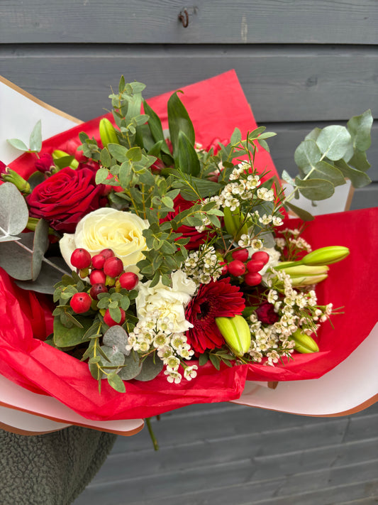 PRE-ORDER NOW - Christmas Flower Bouquet