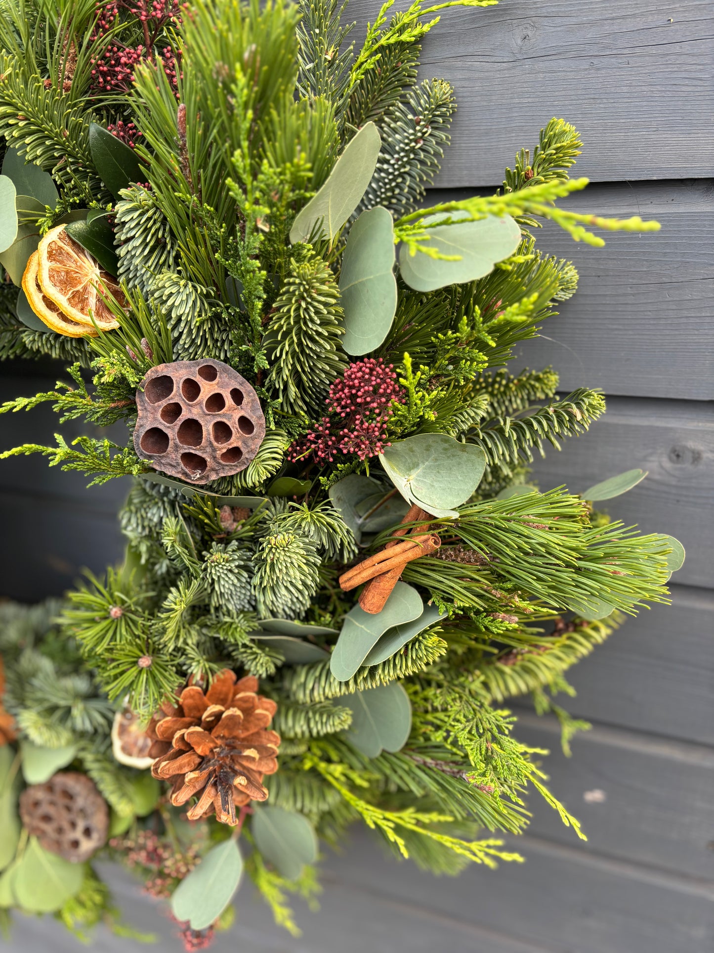 Large Deluxe Fresh Christmas Wreath