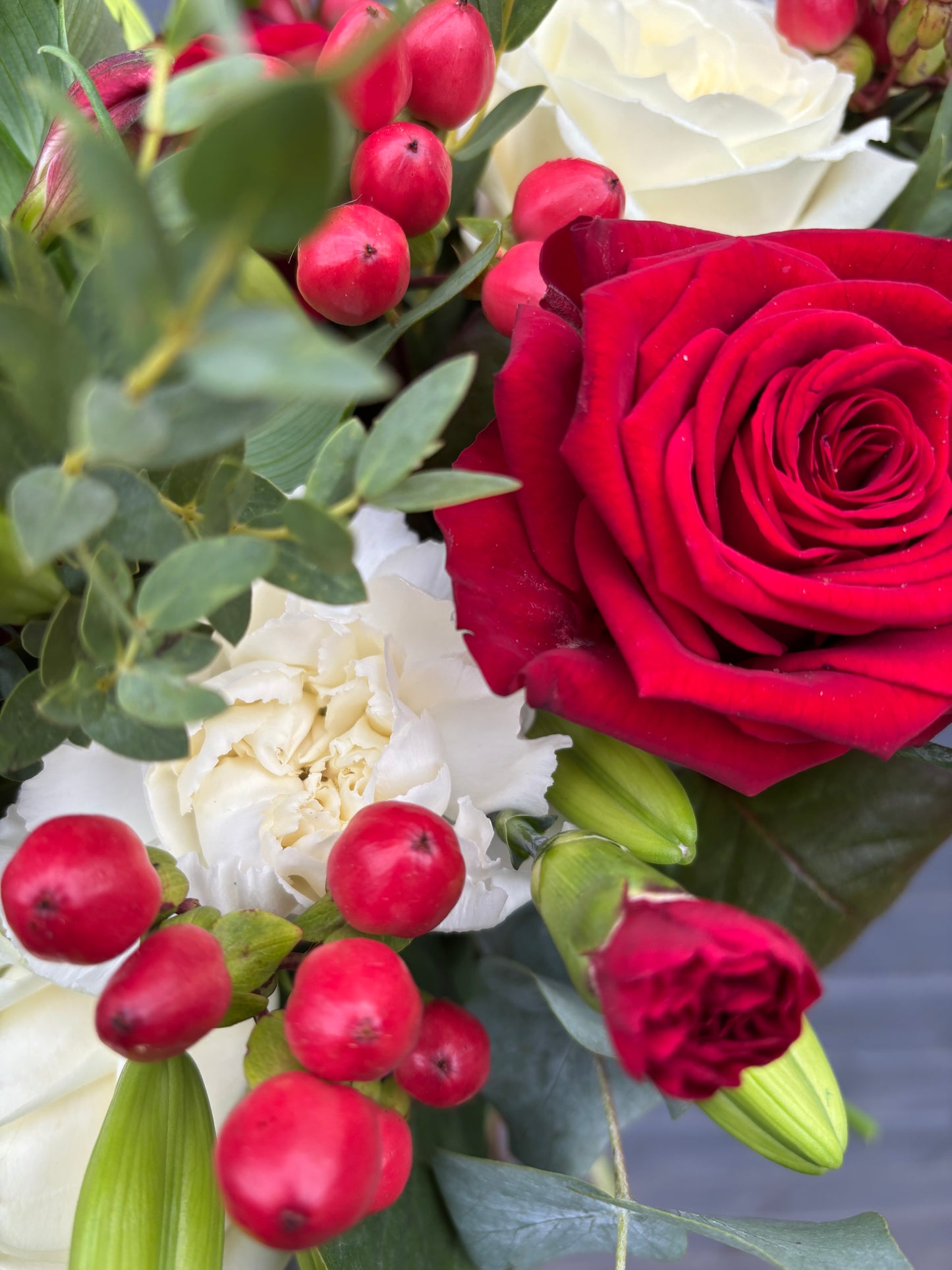 PRE-ORDER NOW - Christmas Flower Bouquet