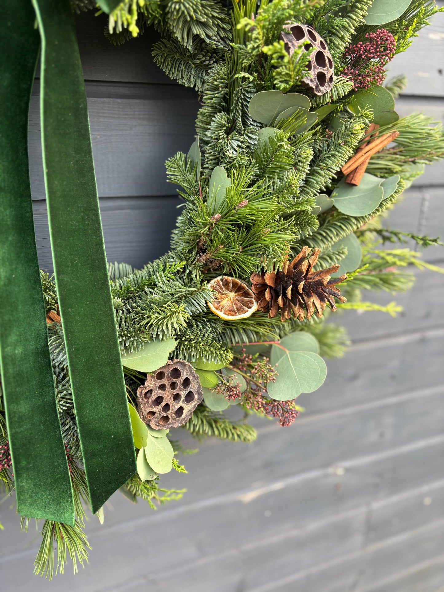 Large Deluxe Fresh Christmas Wreath