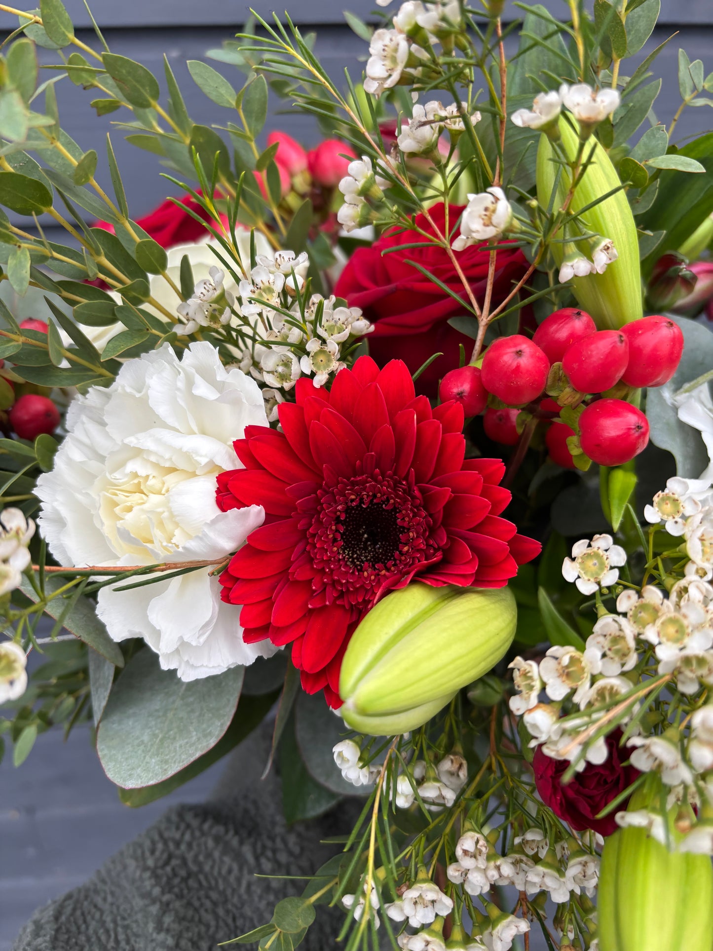 PRE-ORDER NOW - Christmas Flower Bouquet